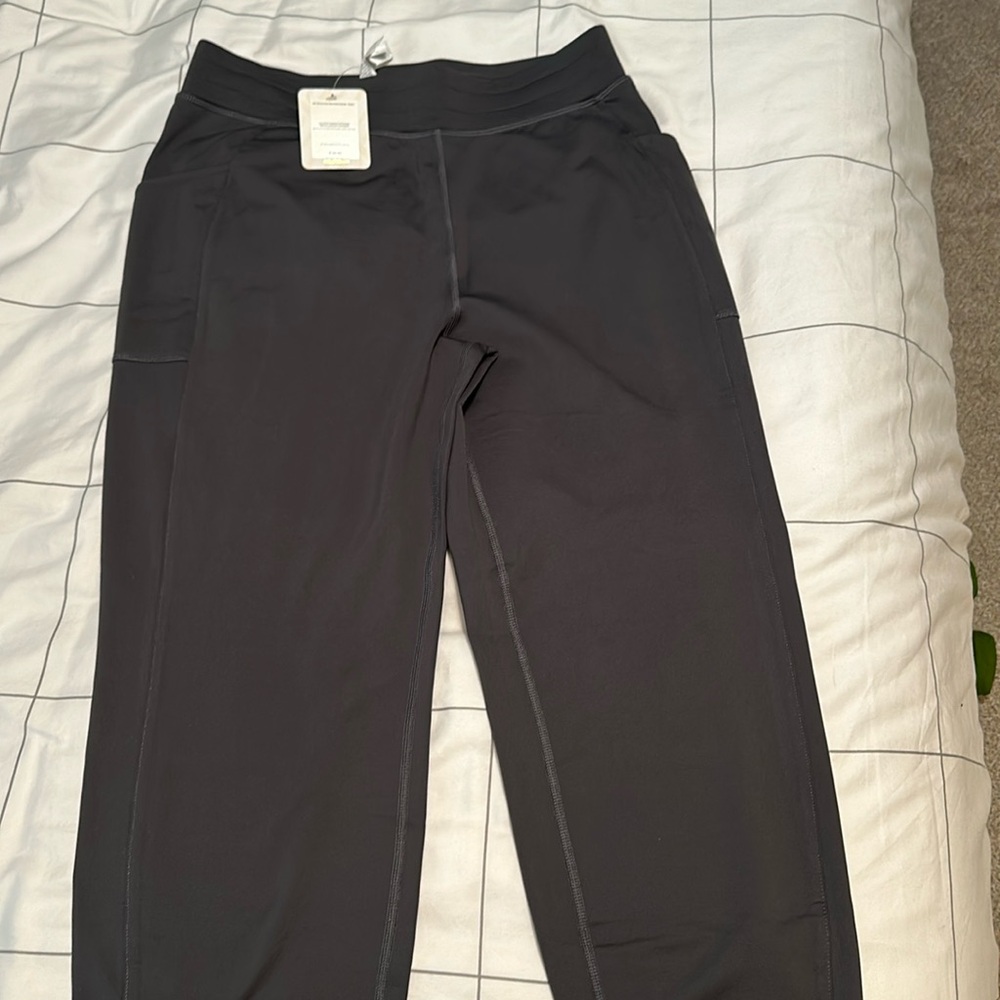 Fabletics on the go cold weather jogger NWT